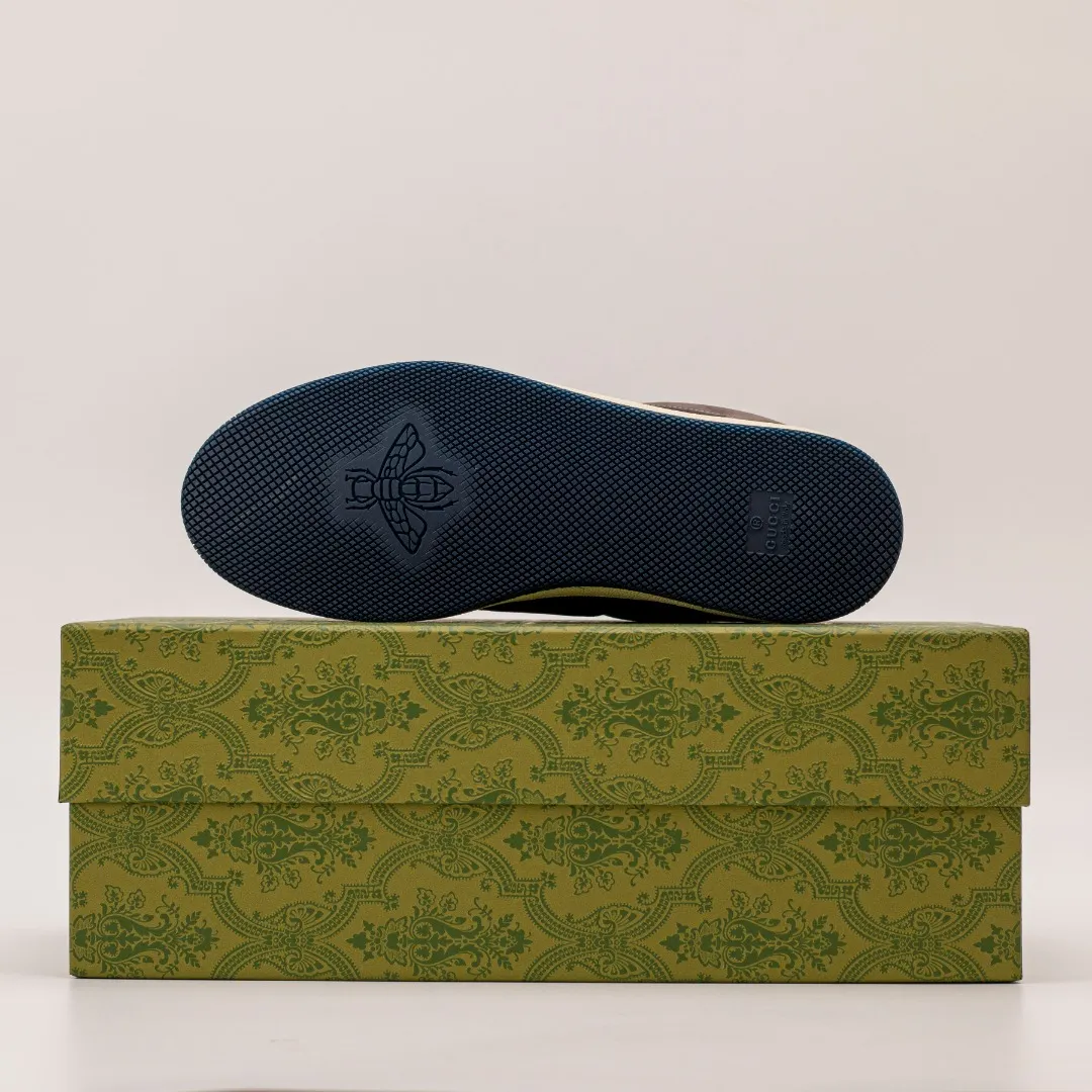 Factory price 580 [Higher version] GUCCI casual sports distressed small dirty shoes, polished cowhide fabric, hand-made distressed effect!  Original terry cloth, delicate, soft, comfortable and breathable. Privately molded steel-stamped two-color original TPU outsole (lower layer is wider, upper layer is narrower) to differentiate the wrong version of the outsole in the market. Fabric, material, outsole, detail comparison SIZE: 34-41, 38-45 regular size (women's 34, 41, men's 38, 45 customized, non-returnable and non-exchangeable) (women's colors and men's models need to be customized)